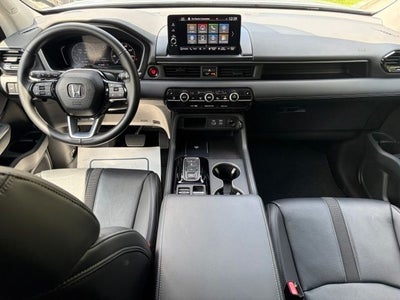 2023 Honda Pilot Touring AWD