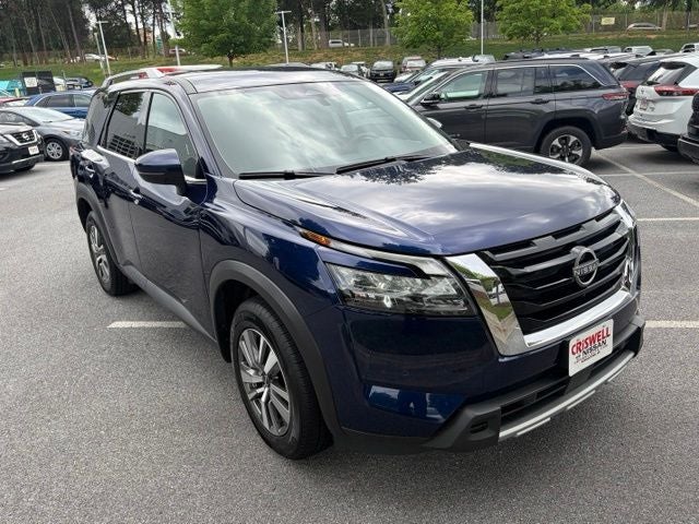 2025 Nissan Pathfinder SL
