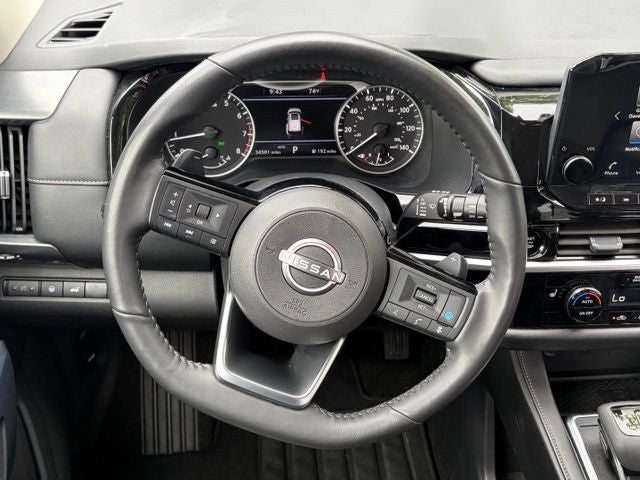 2025 Nissan Pathfinder SL