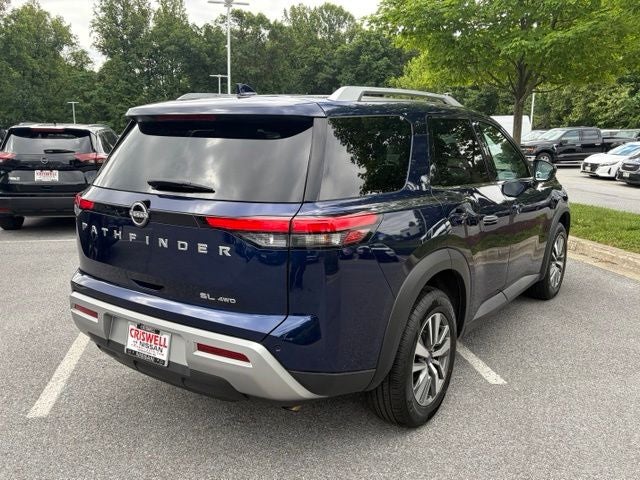 2025 Nissan Pathfinder SL