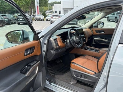 2022 Nissan Pathfinder Platinum