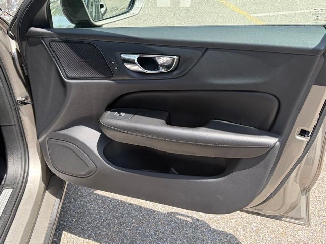 2019 Volvo S60 T6 Momentum
