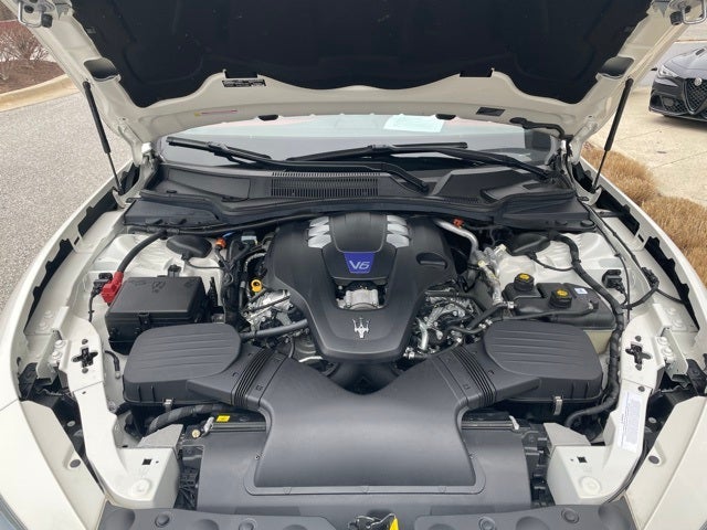 2023 Maserati Ghibli Modena Q4