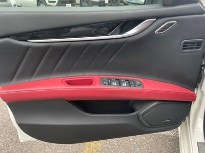 2023 Maserati Ghibli Modena Q4