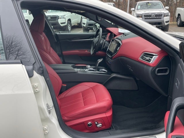 2023 Maserati Ghibli Modena Q4