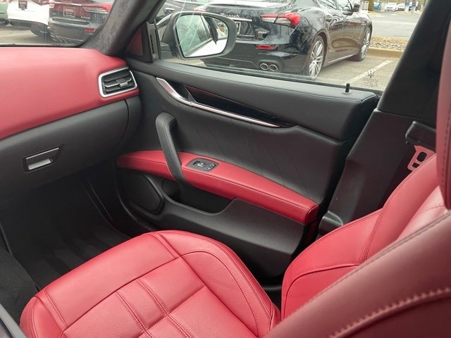 2023 Maserati Ghibli Modena Q4