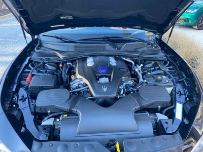 2022 Maserati Ghibli Modena Q4