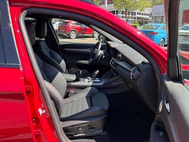 2024 Alfa Romeo Stelvio Competizione AWD