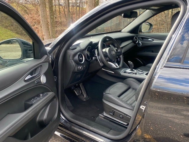 2023 Alfa Romeo Stelvio Veloce AWD