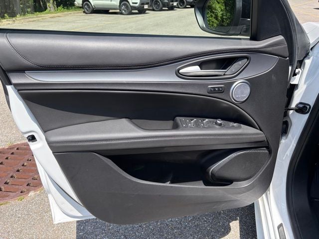 2023 Alfa Romeo Stelvio Veloce AWD