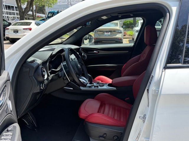 2023 Alfa Romeo Stelvio Veloce AWD