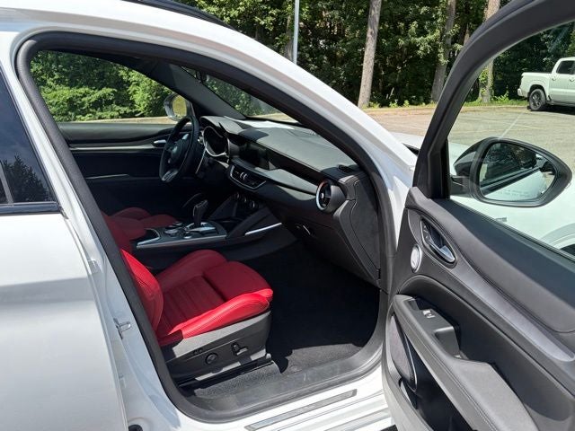 2023 Alfa Romeo Stelvio Veloce AWD
