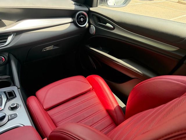 2023 Alfa Romeo Stelvio Veloce AWD