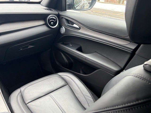 2023 Alfa Romeo Stelvio Ti AWD