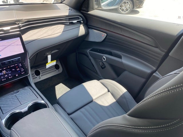 2025 Maserati Grecale Base