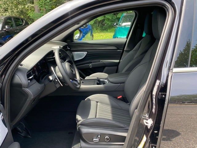 2025 Maserati Grecale Base