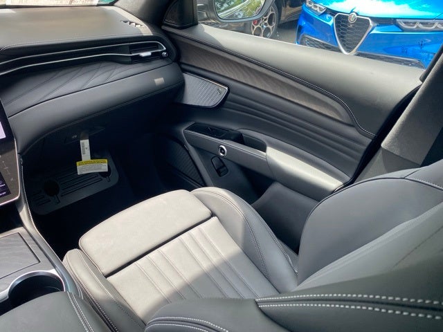 2025 Maserati Grecale Base